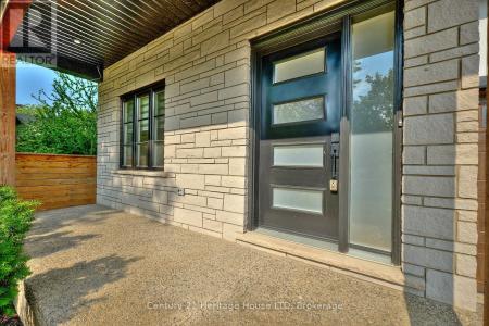 42 AQUADALE DRIVE, St. Catharines (lakeshore), Ontario L2N 2P8, Canada