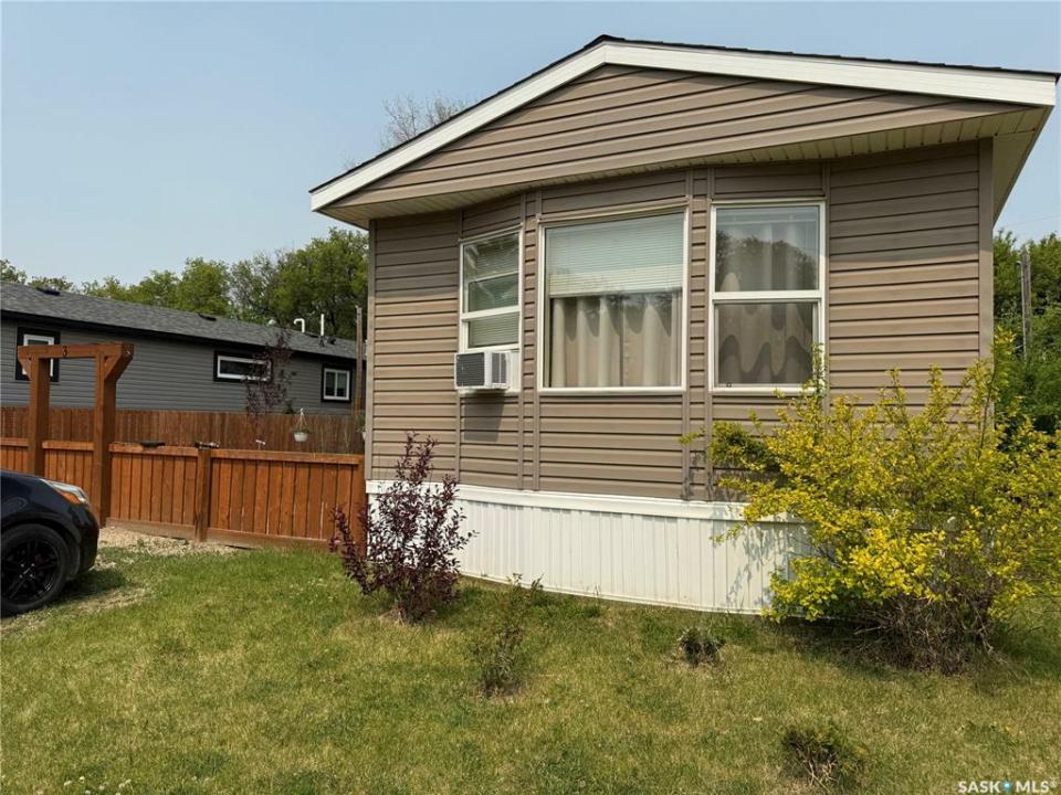 404 8TH AVENUE E, Watrous, Saskatchewan S0K 4T0, Canada