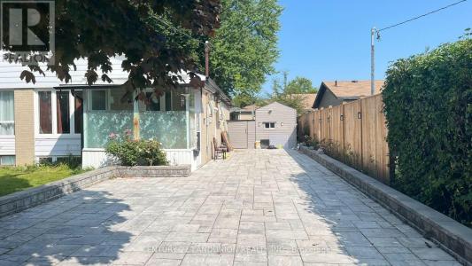 215 BROWNDALE CRESCENT, Richmond Hill (crosby), Ontario L4C 3H9, Canadá