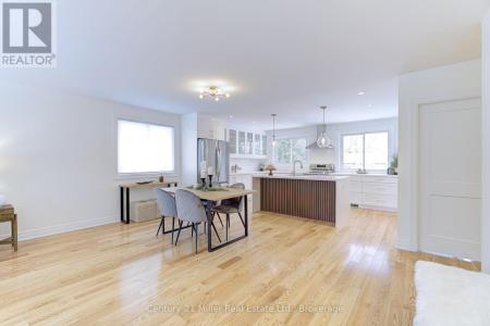1195 QUEENS AVENUE, Oakville (cp College Park), Ontario L6H 2B7, Kanada
