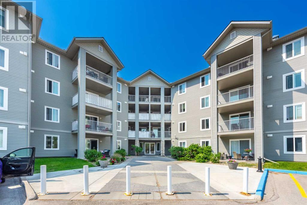 604 8 STREET SOUTHWEST, Airdrie, Alberta T4B 2W4, Canada