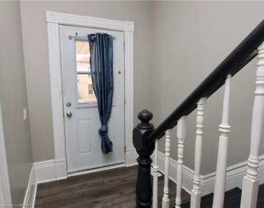 9 FLEET STREET, Brantford, Ontario N3T 3S8, Canada