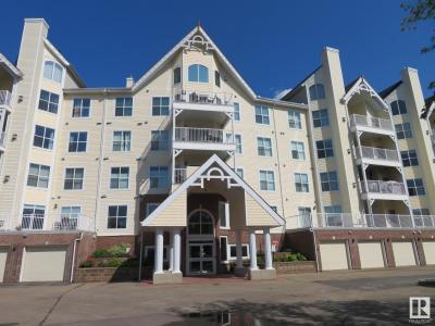 10221 111 STREET NW, Edmonton, Alberta T5K 2W5, Canada
