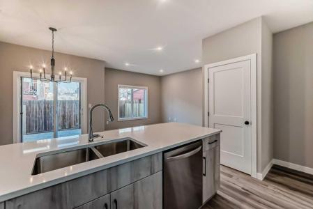 1568 STAFFORD DRIVE N, Lethbridge, Alberta T1H 2C5, Canadá