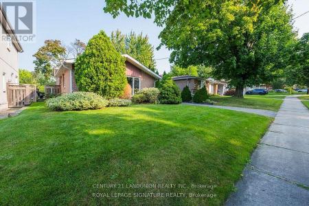 8 TRAILSIDE DRIVE, Toronto (don Valley Village), Ontario M2J 2C9, Canada