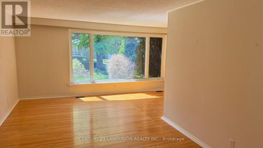 8 TRAILSIDE DRIVE, Toronto (don Valley Village), Ontario M2J 2C9, Canada