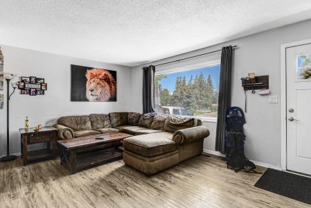 9825 91 AVENUE, Grande Prairie, Alberta T8V 0G1, Canada