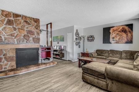 9825 91 AVENUE, Grande Prairie, Alberta T8V 0G1, Canada