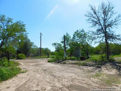 1590 Mccauley Rd, Floresville, 德克薩斯州 78114, 美國