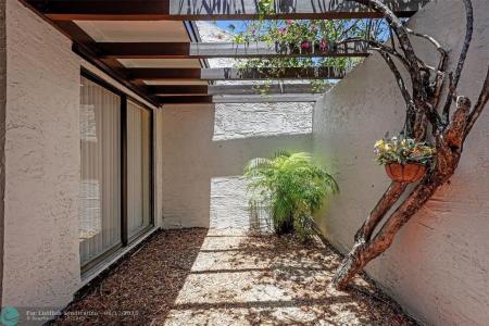 9637 NW 15th Ct, Pembroke Pines, Florida 33024, HOA KỲ