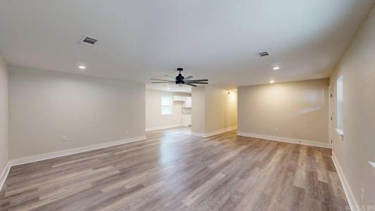 18 1/2 Woodlawn, Conway, Arkansas 72034, USA