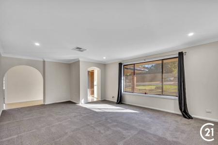11 Glenhaven Avenue, Parkes, NSW 2870, Australia