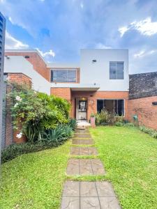 General Abdon Caballero 352 352, Luque, Central 00001, Le Paraguay