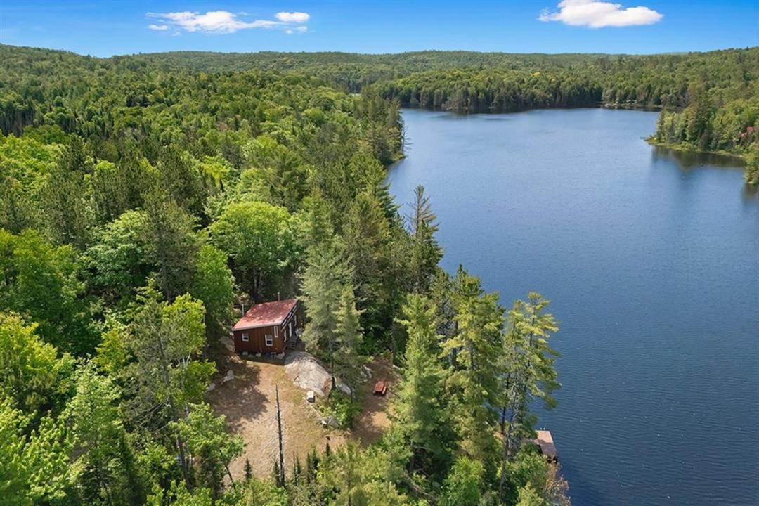 10 Ch. Gerta, Otter Lake, Quebec J0X 2P0, Kanada