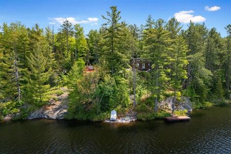 10 Ch. Gerta, Otter Lake, Quebec J0X 2P0, Kanada