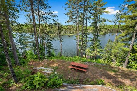 10 Ch. Gerta, Otter Lake, Quebec J0X 2P0, Kanada
