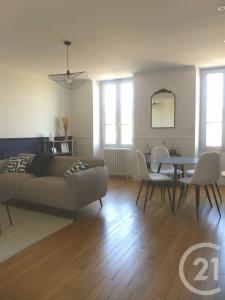 Laval, Kraj Loary 53000, Francja