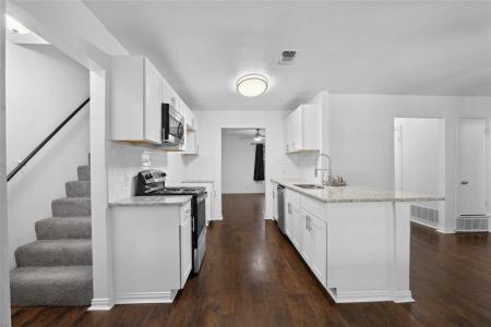 605 Loma Alta Street, Ennis, Texas 75119, USA