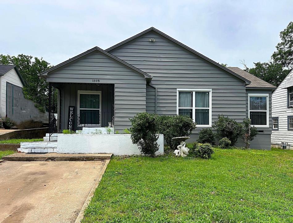 1325 W. Chestnut, Denison, Texas 75020, États-Unis
