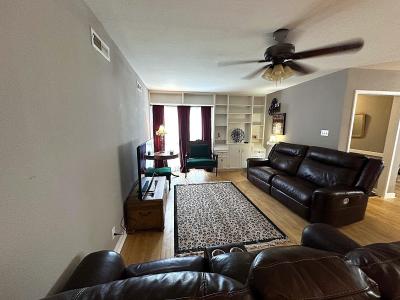 1325 W. Chestnut, Denison, Texas 75020, États-Unis