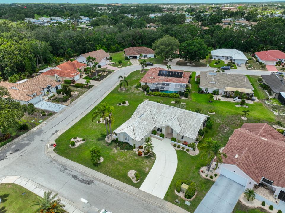 602 Deep Lake Ln, Sun City Center, Florida 33573