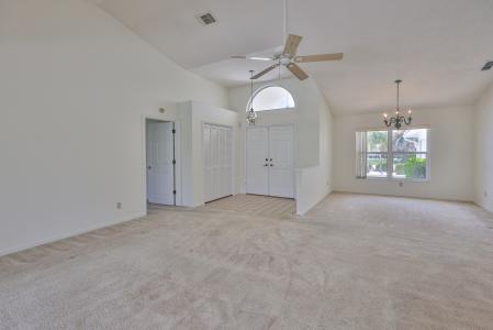 602 Deep Lake Ln, Sun City Center, Florida 33573
