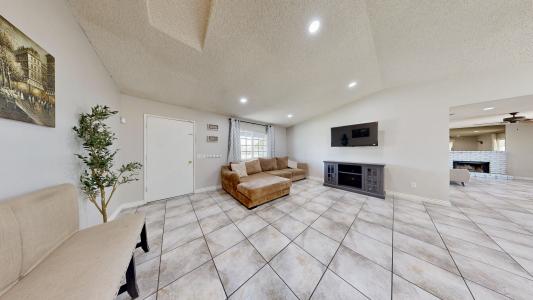 14545 La Habra Rd, Victorville, California 92392