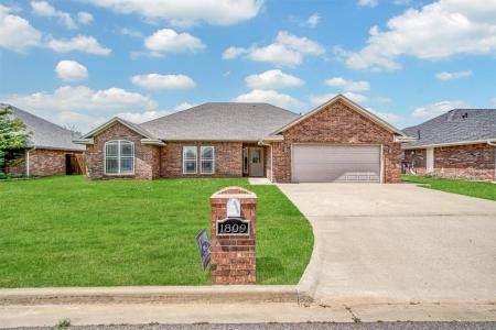 1809 Foxtail Circle, Altus, Oklahoma 73521, USA