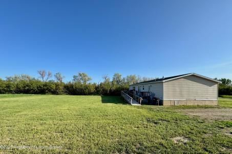 5th Avenue, Beach, North Dakota 58621