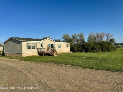 5th Avenue, Beach, North Dakota 58621