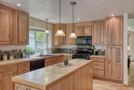 8410 N Pine Meadows Ln, Nine Mile Falls, Вашингтон 99026, Соединенные Штаты