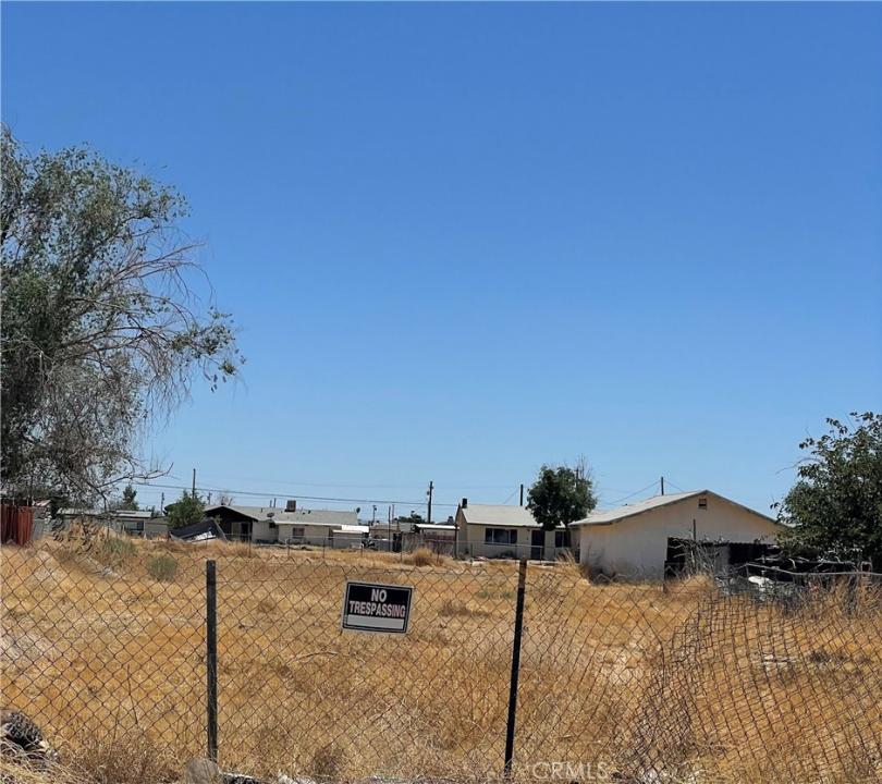 0 White, Adelanto, California 92301, Estados Unidos