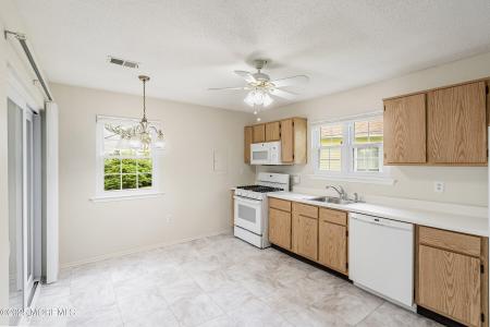 23 Datchet Close, 可抵押的, 新泽西州 07728, 美国