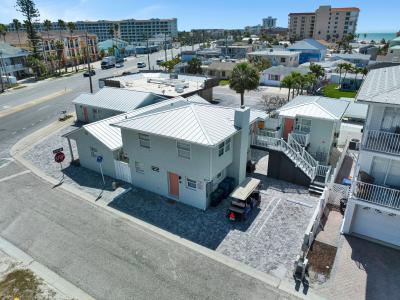 122 Coral Ave, Redington Shores, Florida 33708, USA