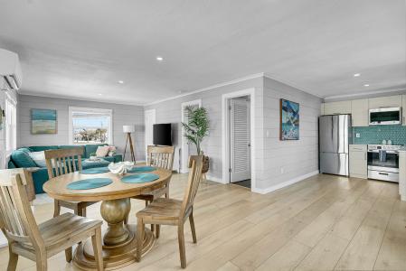 122 Coral Ave, Redington Shores, Florida 33708, USA