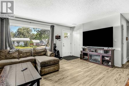 9825 91 AVENUE, Grande Prairie, Alberta T8V 0G1, Canada
