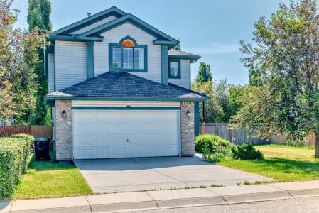 42 SIERRA NEVADA GREEN SW, Calgary, Alberta T3H 3R1, Canada