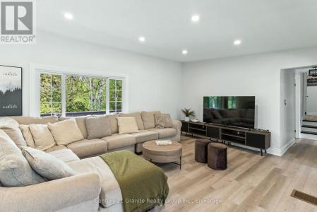1630 KASHAGAWIGAMOG LAKE ROAD, Minden Hills (minden), Ontario K0M 2K0, Canada