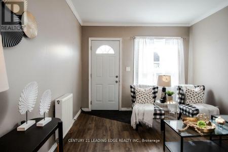 128 SUMMER STREET, Oshawa (central), 安大略省 L1H 2K9, 加拿大