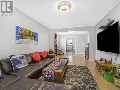 22 CHARTWELL ROAD, Toronto (stonegate-queensway), Ontario M8Z 4E8, Canada