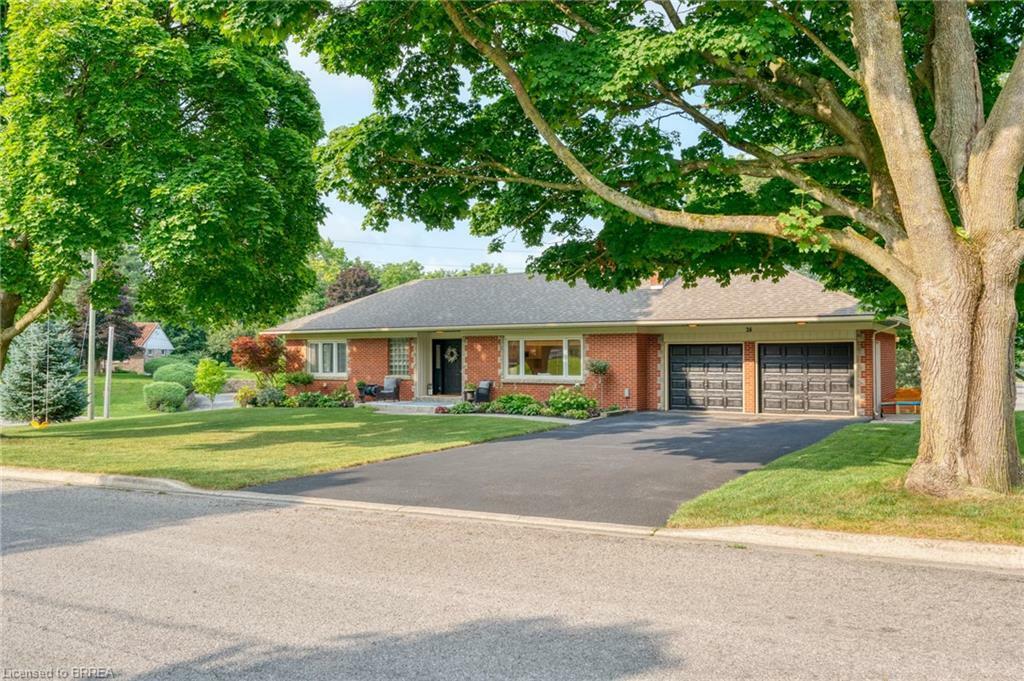 26 SIMCOE BOULEVARD, Simcoe, Ontario N3Y 3L7, Canada