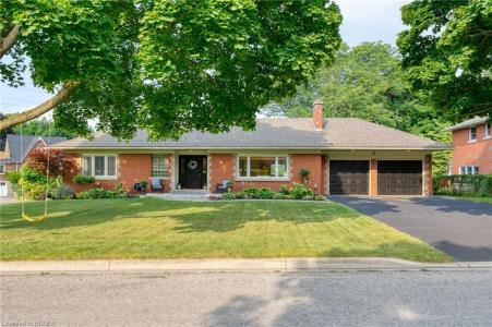 26 SIMCOE BOULEVARD, Simcoe, Ontario N3Y 3L7, Canada