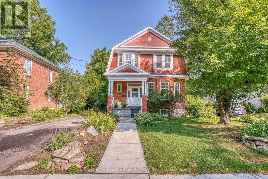 19 MARY STREET, Perth, Ontario K7H 2X1, Canada