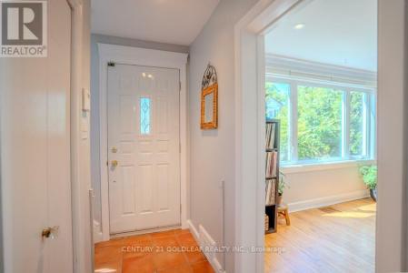 9 QUEEN MARY STREET, Ottawa, Ontario K1K 1Y1, Canada