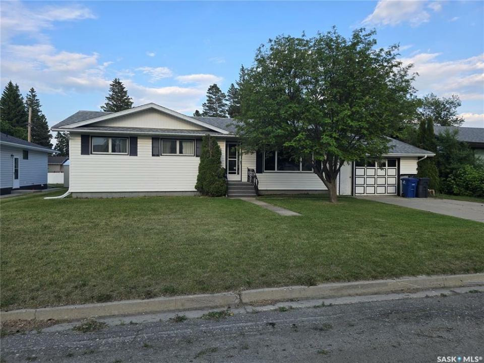 212 8TH STREET E, Wynyard, Saskatchewan S0A 4T0, Canada