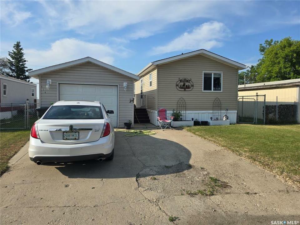 616 LITTLE QUILL AVENUE E, Wynyard, Saskatchewan S0A 4T0, Canada