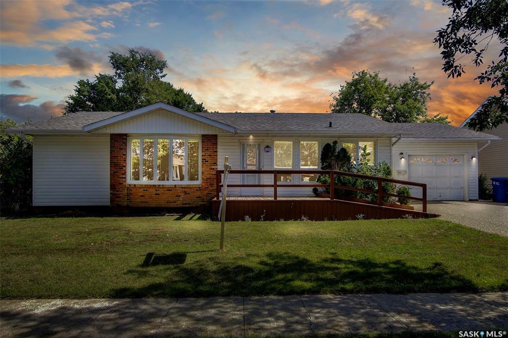 303 2ND AVENUE, Montmartre, Saskatchewan S0G 3M0, Canada