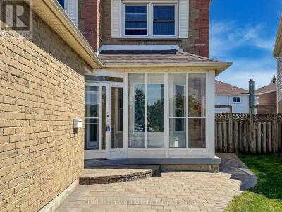 25 BEMERTON COURT, Toronto (milliken), Ontario M1V 4P9, Canada