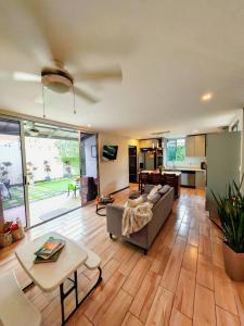 Lusso , Santa Ana Centro Santa Ana Santa Ana, San José 00001, Costa Rica