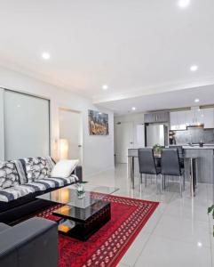 304/140A Best Road, Seven Hills, NSW 2147, Australia